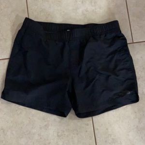 Men North Face Shorts, size Large.